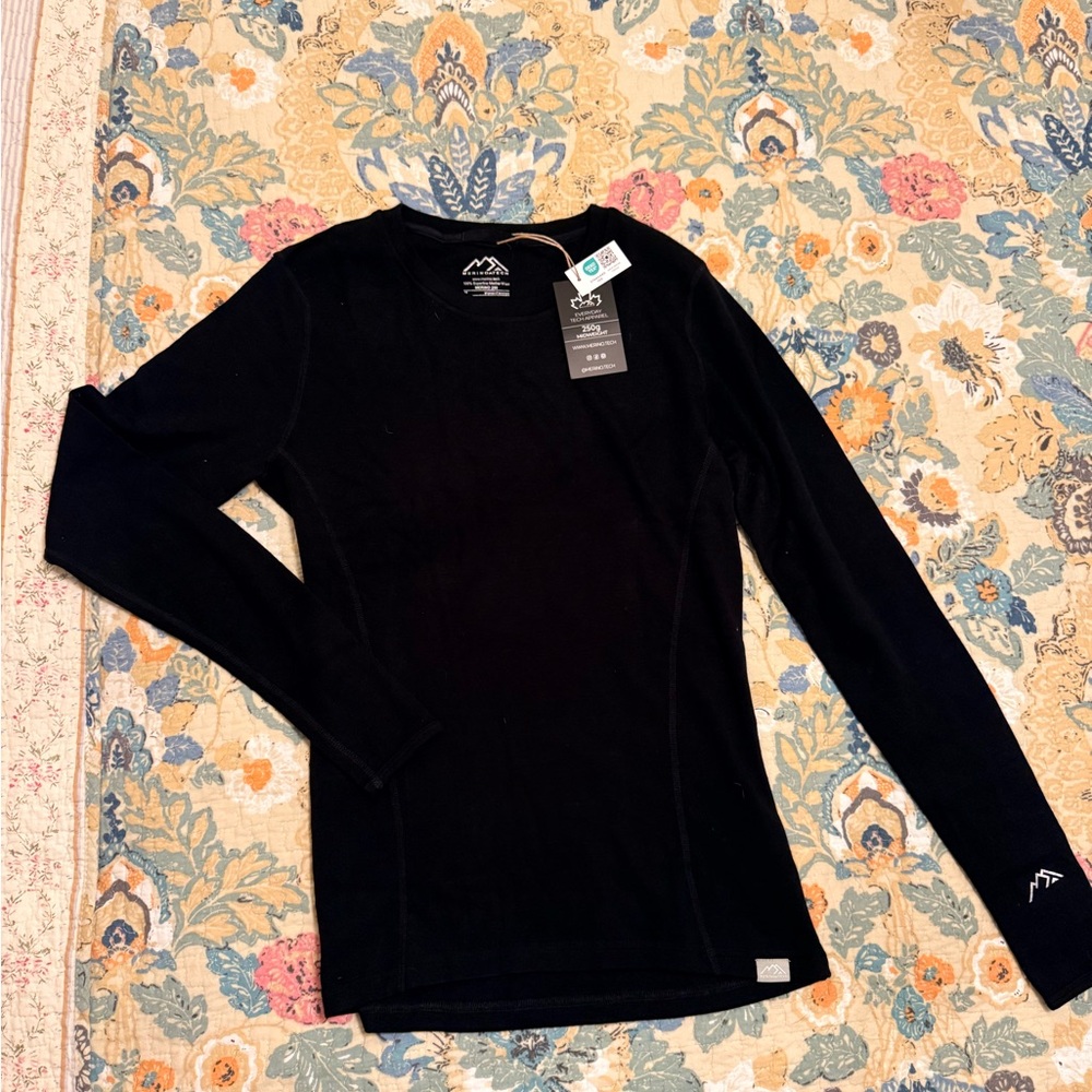Merino Tech Women's Black Long Sleeve Top